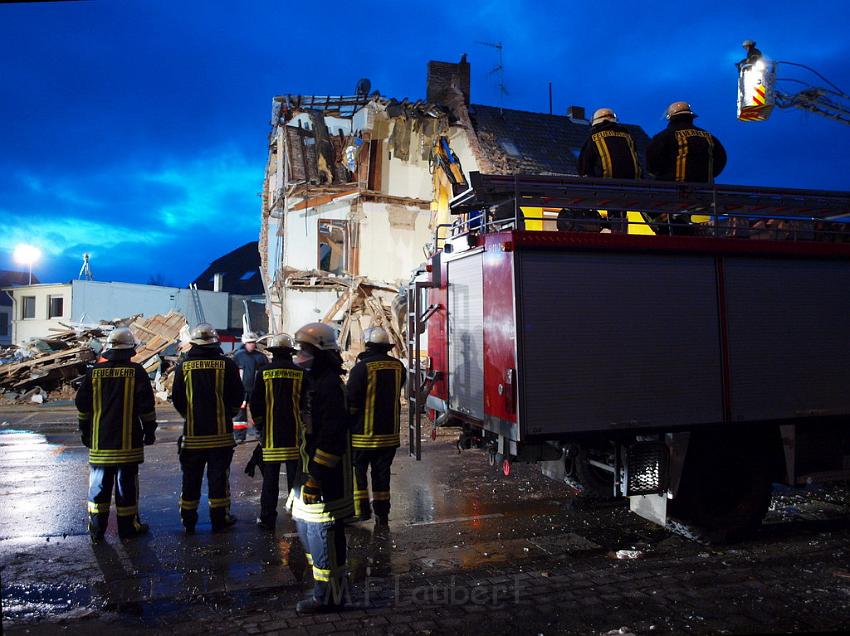 Hausexplosion Bruehl bei Koeln Pingsdorferstr P348.JPG